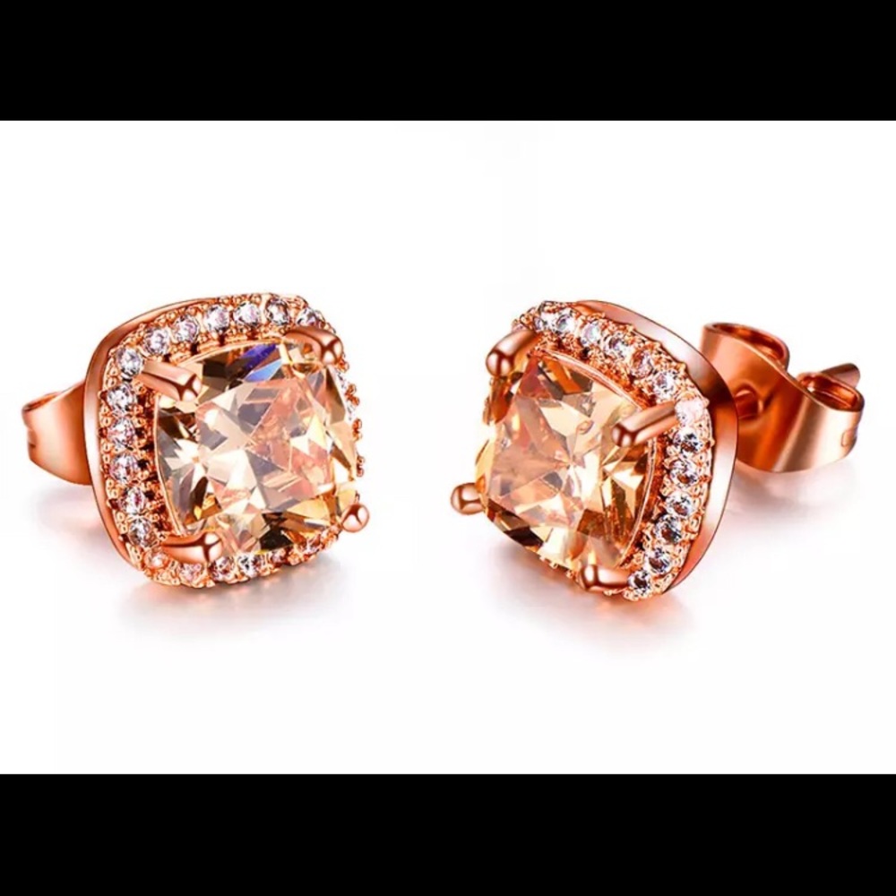 🌹 Rose Gold Crystal Studs 🌹